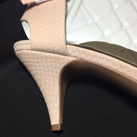 Vince Camuto VP-Maisley2 - Picture 8 of 8